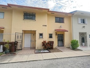Building Photo - 1790 W 58th St