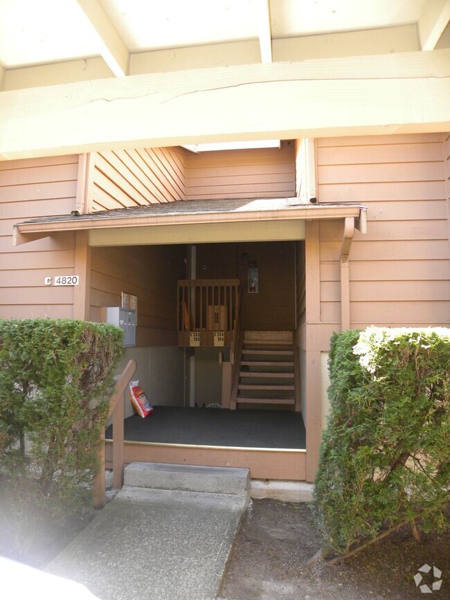Building Photo - 4820 S 187th Pl