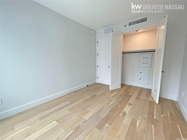 Foto del edificio - 37-34 33rd St