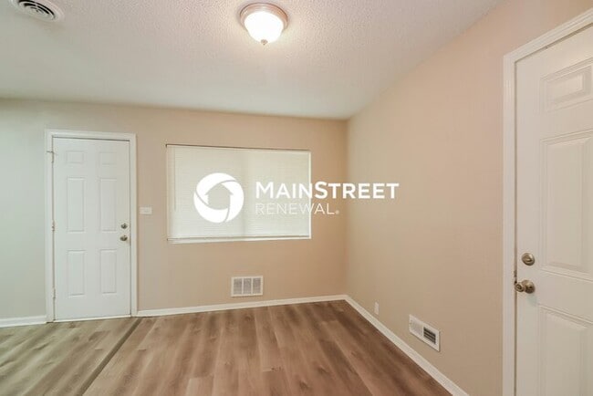 Foto del edificio - 3 Bedroom Pet-Friendly Home in Kansas City...