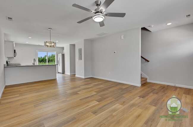 Foto del edificio - 15 Wofford Pine Dr