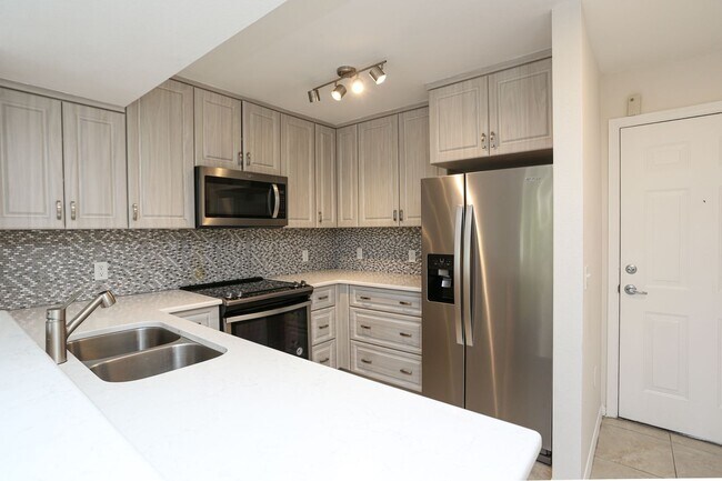 Building Photo - ***NORTH NAPLES****KEY ROYAL***UNFURNISHED...