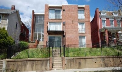 Building Photo - 585 Columbia Rd NW
