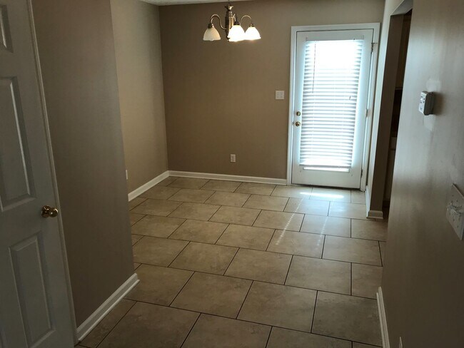 Foto del edificio - 68-74 Gray Hawk Drive 4-Plex