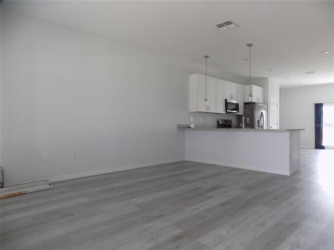 Foto del edificio - 646 Desmoines Ct