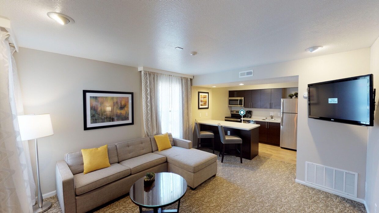 Spacious Rooms - 39150 Cedar Blvd