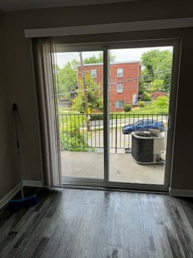 Foto del edificio - 1615 Olive St NE