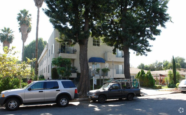 Building Photo - 14142 Tiara St