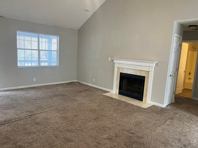 Foto del edificio - 1239 Santa Fe Trail