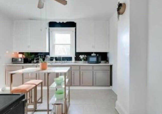 Building Photo - 3 Bedroom Single Family Home in Richmond