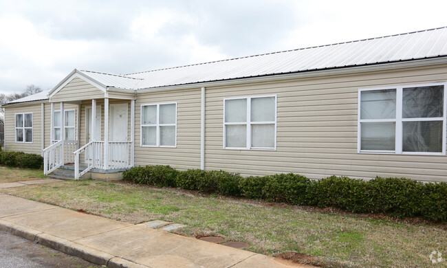 Building Photo - East Thomas Apartments