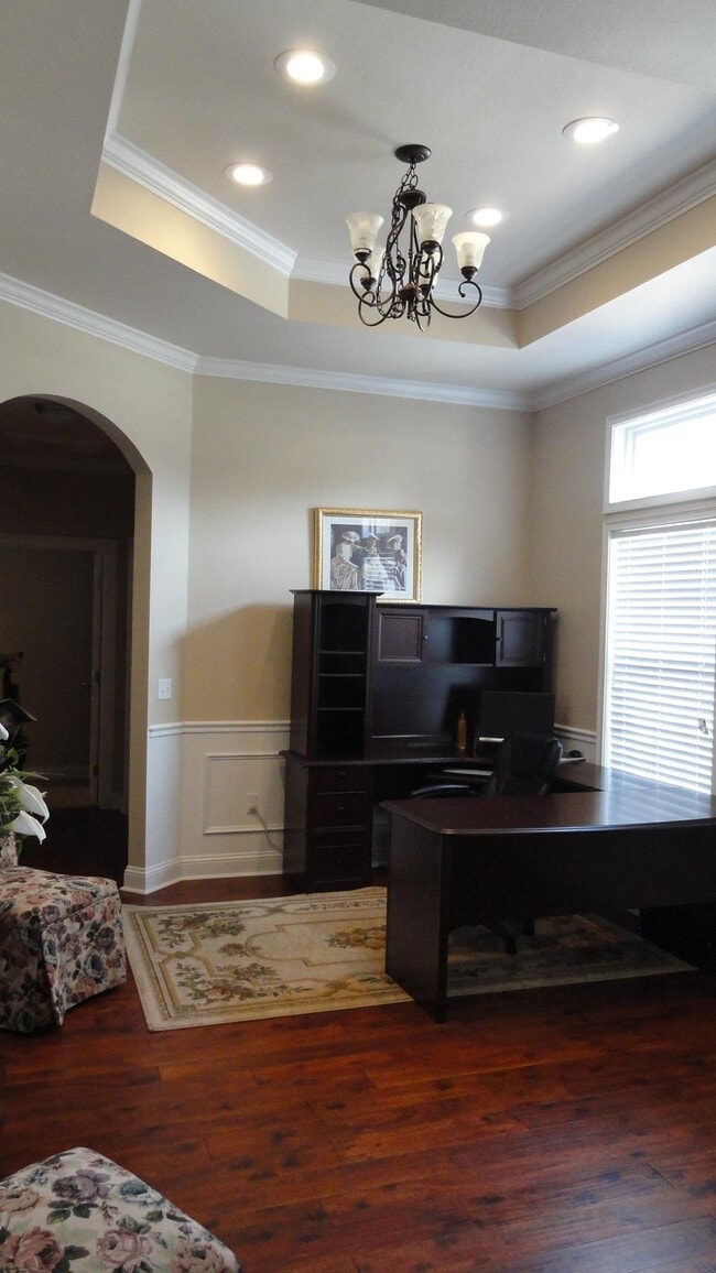 Building Photo - 332 Sand Pine Cir