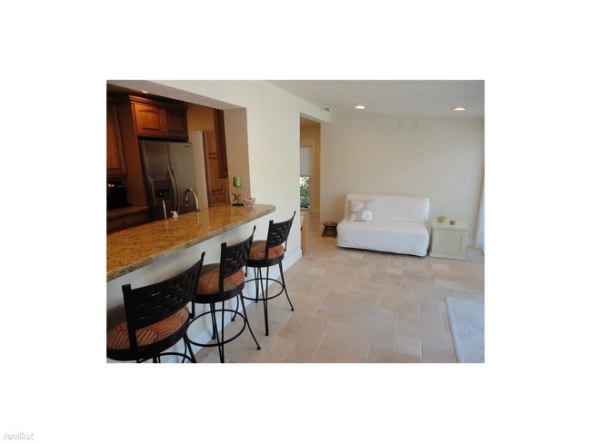 Building Photo - 1017 Avocado Is