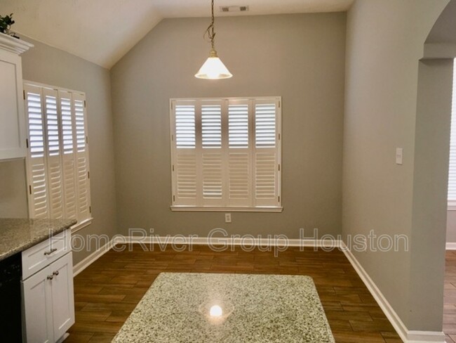 Building Photo - 6102 St Andrews Dr