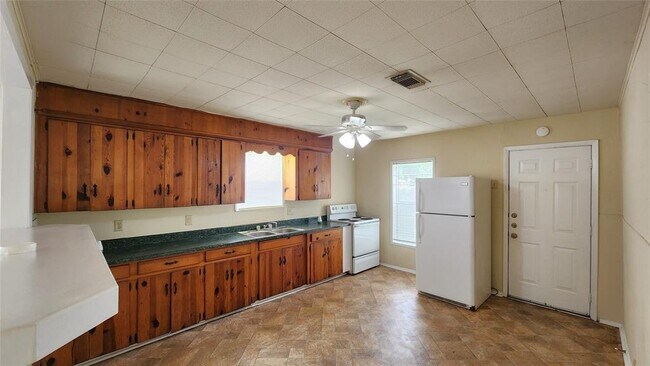 Foto del edificio - 2426 29th St N