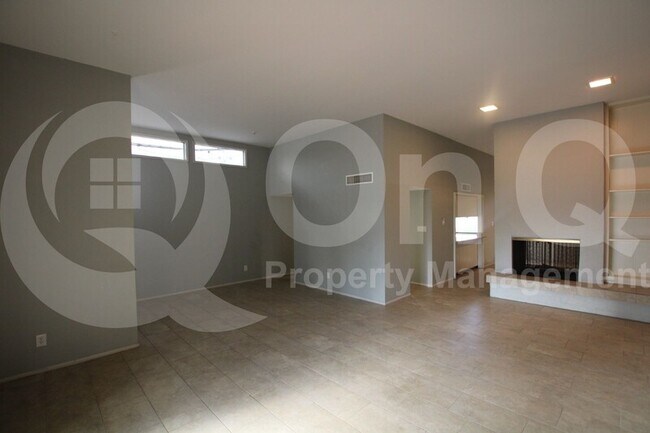 Building Photo - 322 E Huntington Dr