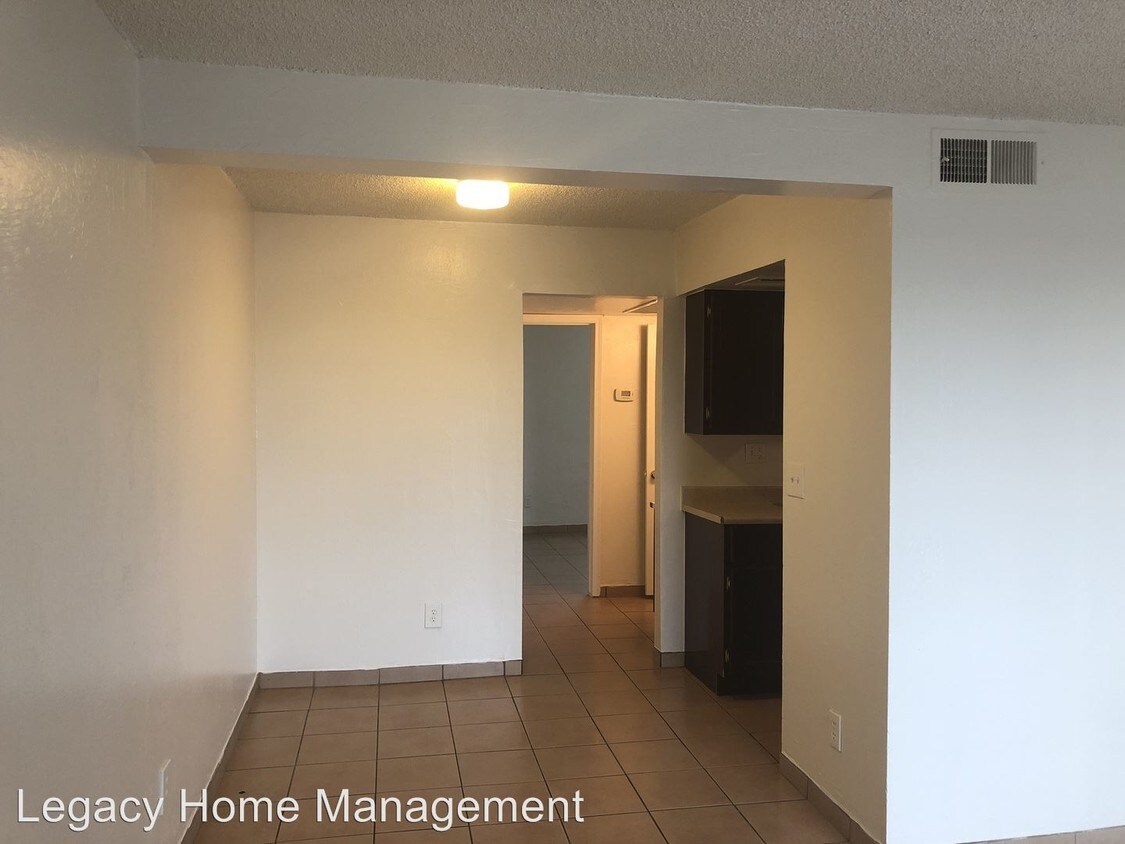 Primary Photo - 819 S Stapley Dr