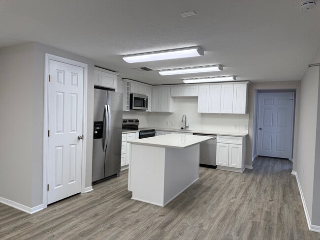 Foto del edificio - 400 W Texas Ave