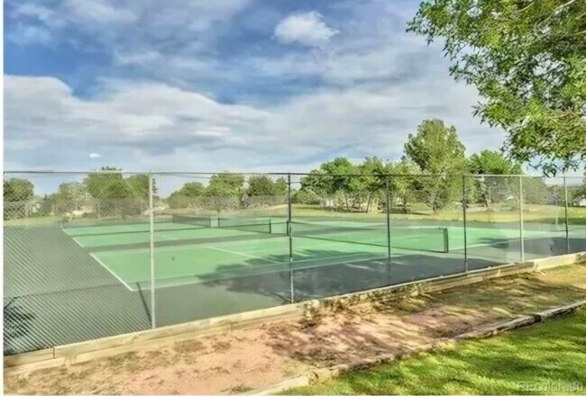 Foto del edificio - 205 Cypress Cir