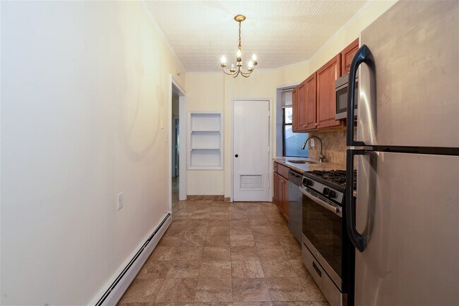 Building Photo - 281 Grove St