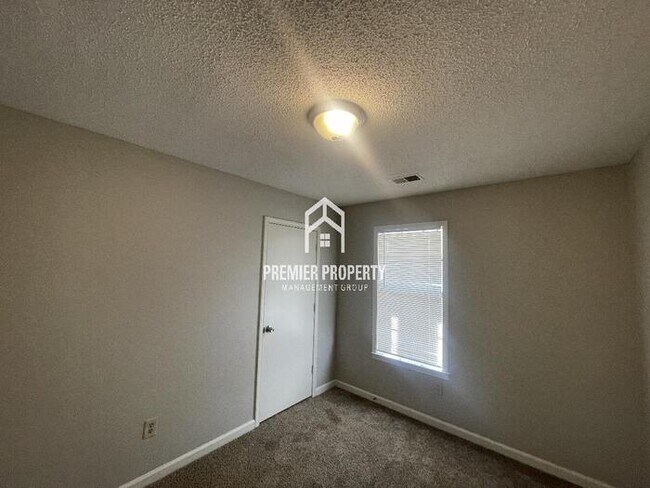 Building Photo - 2222 Tulip Trail - Available Now!