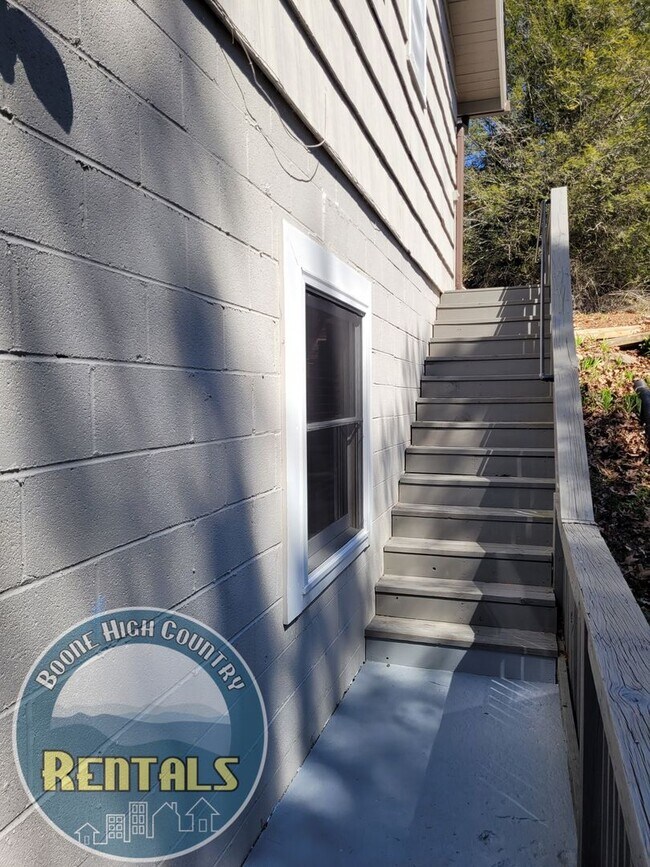 Foto del edificio - 199 N White Pine St