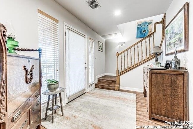 Foto del edificio - 204 Walnut Way