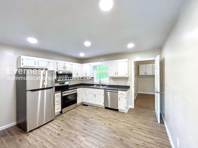 Building Photo - 5021 Bess Moore Rd