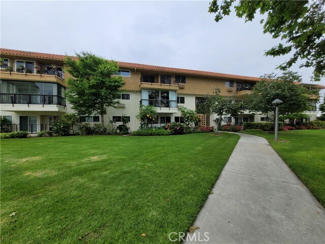 Foto del edificio - 2394 Via Mariposa W