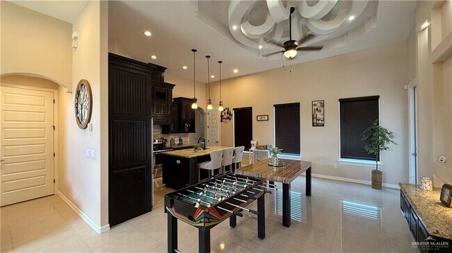 Foto del edificio - 10 Brightwood Ave