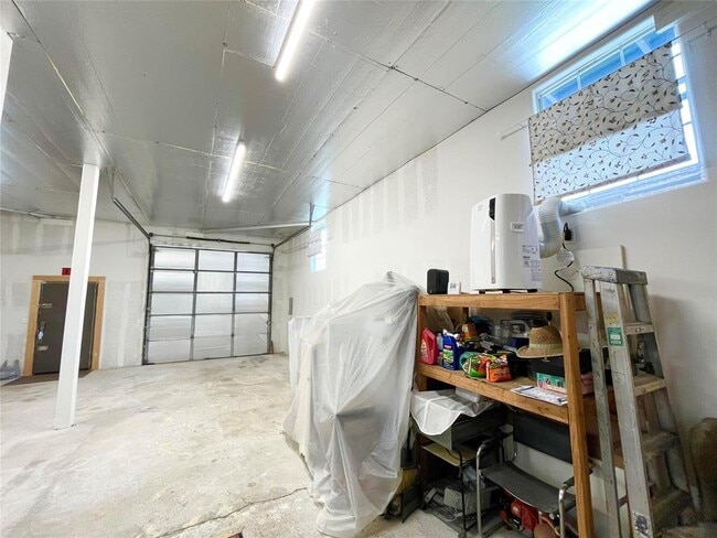 Building Photo - 4516 Katy Fwy