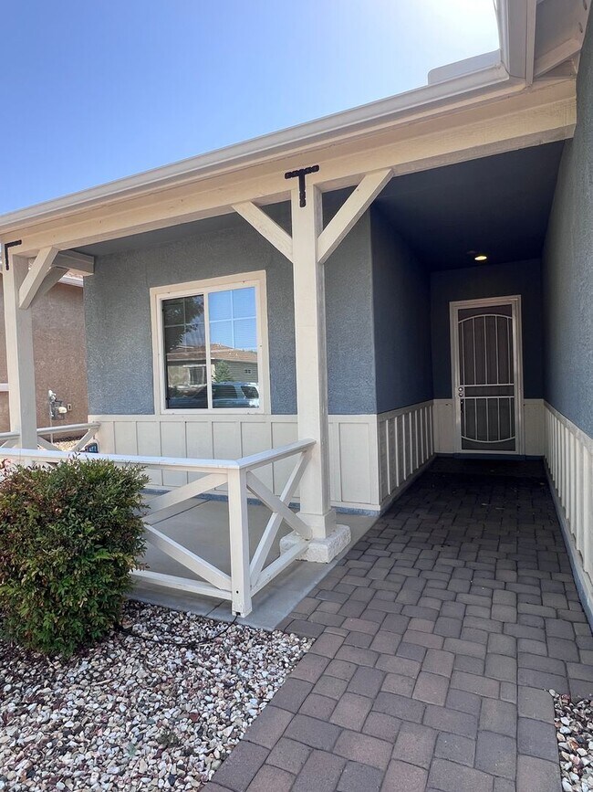 Foto del edificio - 2 Bedroom, 2 Bath with a Den/Office backs up to view of Hills.