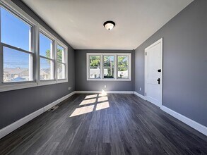 Building Photo - 16 Jenkins Ave