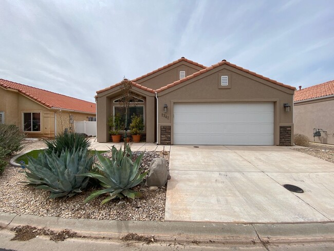 Building Photo - ADORABLE HOUSE FOR RENT IN HURRICANE