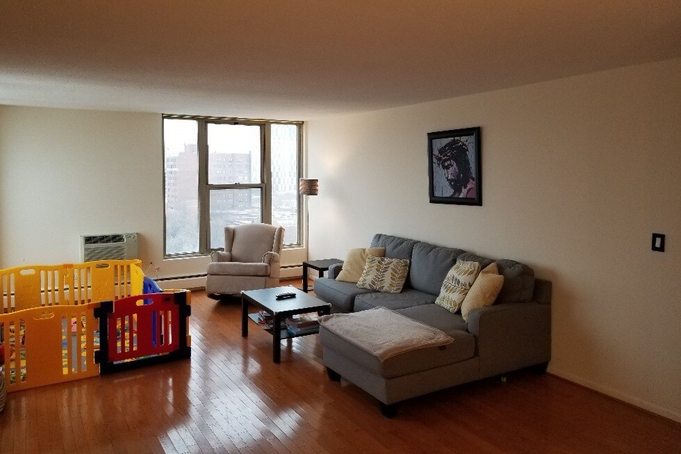 Foto principal - 5401 S Hyde Park Blvd