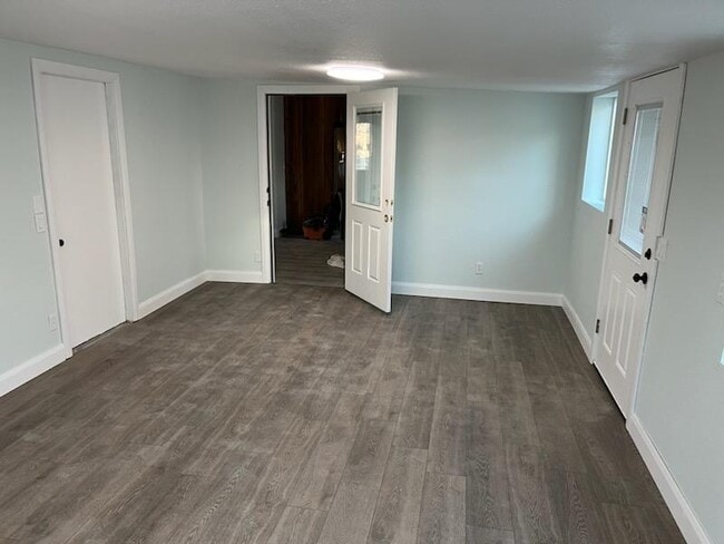 Building Photo - 265 W 600 N