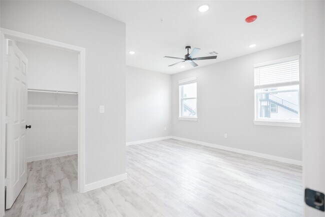 Building Photo - 2101 Reinke Rd