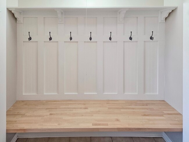 Foto del edificio - 15251 Colina Ave