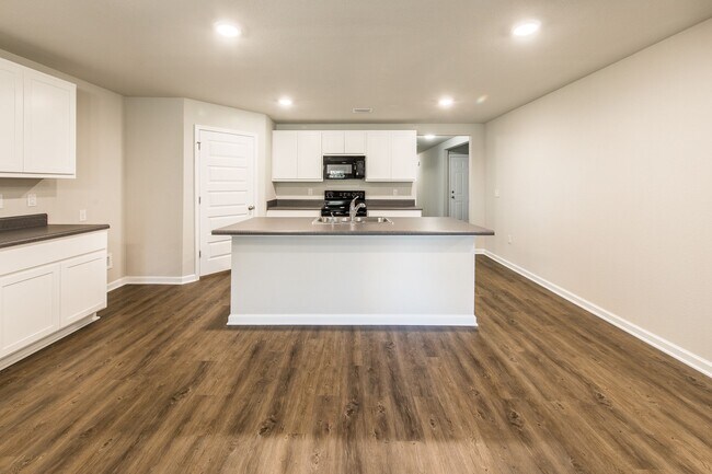 Building Photo - 1612 Abbey Loop