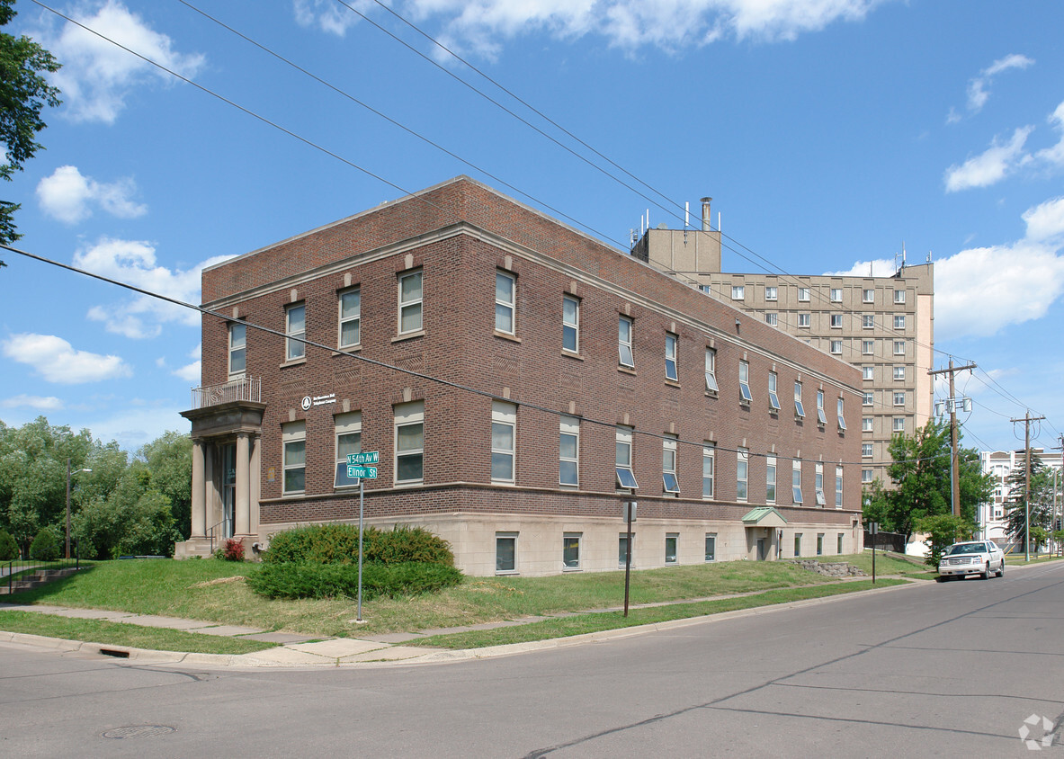 Primary Photo - Calumet Apartments