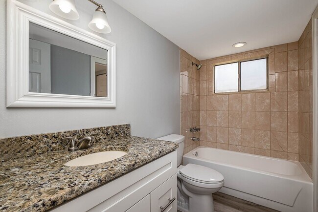 Building Photo - 629 Ridge Club Dr