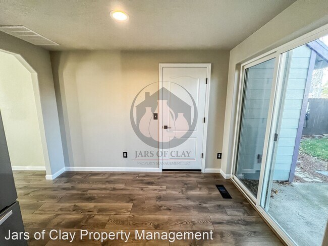 Building Photo - 3 br, 1.5 bath House - 6682 Veranda Ct N
