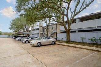 Building Photo - 10733 Braes Bend Dr