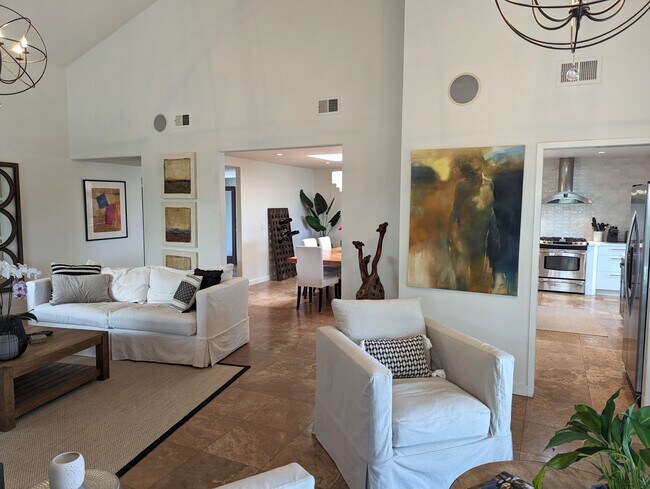 Building Photo - 850 Santa Hidalga