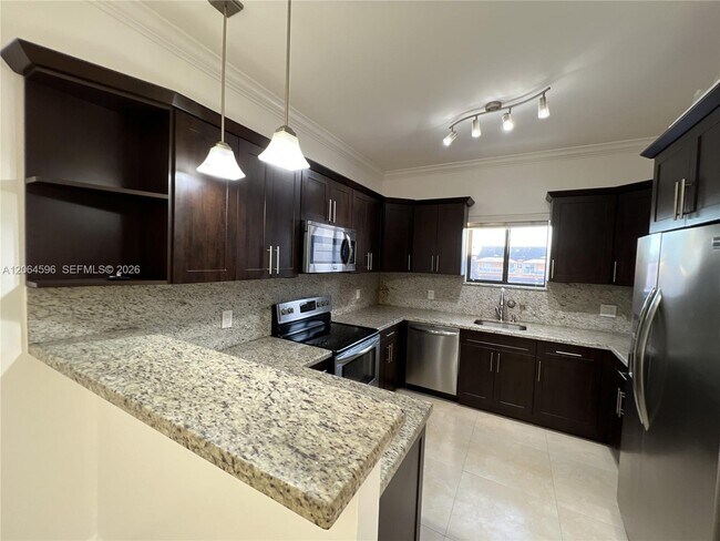 Foto del edificio - 2268 SW 8th St