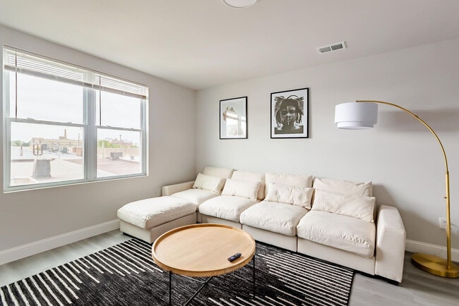 Building Photo - 1418 S 9th St