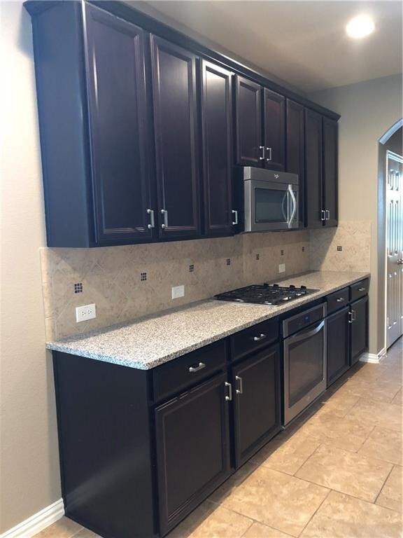 Building Photo - 2720 Golfview Dr