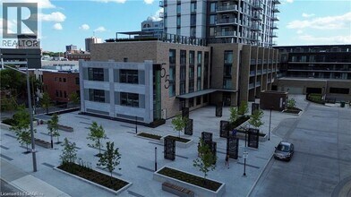 Building Photo - 330 Duke St W