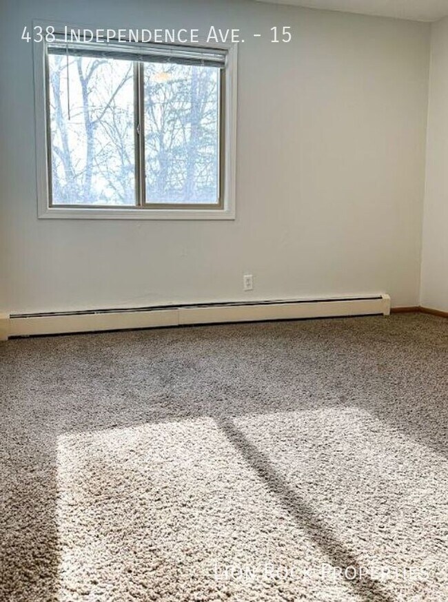Building Photo - Charming Two Bedroom with Balcony in Quiet...