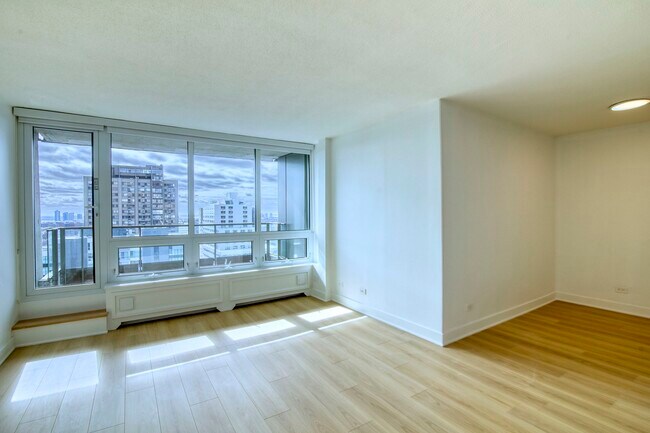 Photo du bâtiment - 1975 Maisonneuve Blvd W